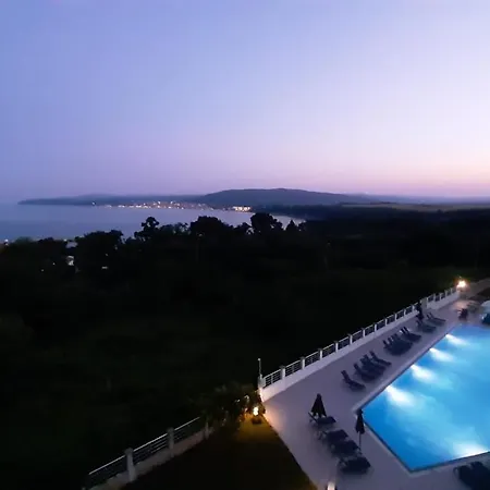 Апартаменти Panorama From Dusk Dawn